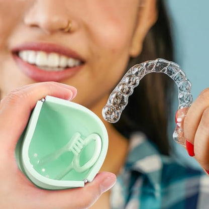 Silicone Retainer Denture Storage Case Holder, Portable Slim Dental Container Cleaning Box with Drain Holes and Leakproof for Aligners, Mouth Guards, Night Guards, Removable Dental Appliances (Green) - color: Green