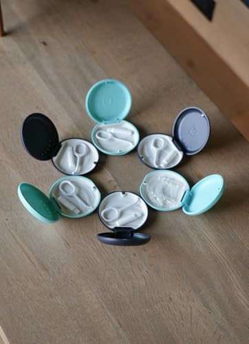 Dandoon Dental Retainer Case – Ventilated with Magnetic Lid and Silicone Pad, Non-Slip Slim Design – Includes Free Aligner Removal Tool & Chewies – Fits Aligners & Mouth Guards (Mint Green-Blue)