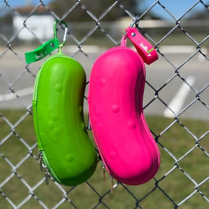Pickleball Ball Holder – Clips to Fence or Bag, Holds 3 Balls, Zipper Pocket for Accessories, Lightweight Court Organizer