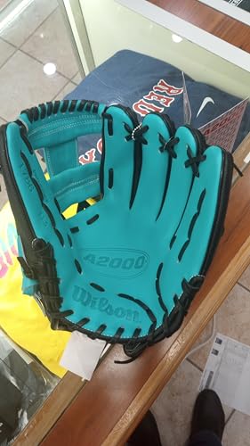 Wilson A2000 1786 Baseball Glove, Right Hand Throw, Infield Series - Exclusive Edition - color: Black/Teal