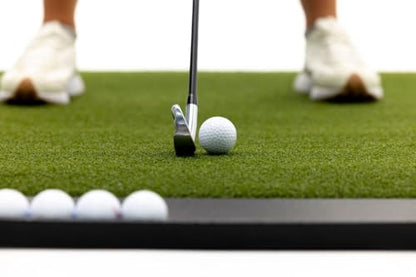 Dura-Pro Premium Turf Indoor/Outdoor Golf Mat. Bonus Tray + 3 Rubber Golf Tees. Advantage 5'x5' (30mm)