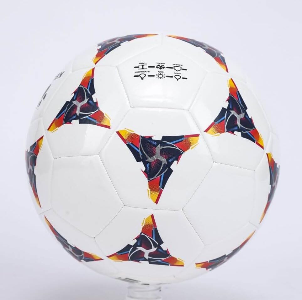 KELME Soccer Ball - Pelota de Futbol Size 4 - Training Ball for Youth - color: White